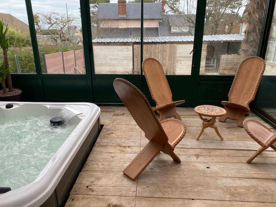 Maison Confortable Pour 10 Personnes Avec Jacuzzi Houlgate Dış mekan fotoğraf